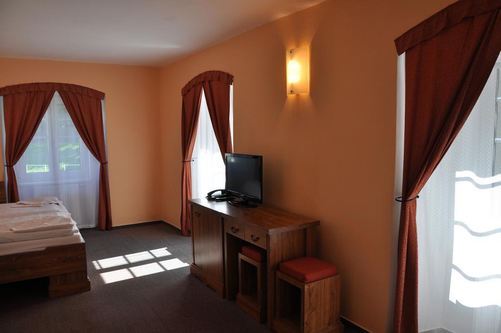 Hotel A Hostinec Talsky Mlyn Žďár nad Sázavou Exterior foto