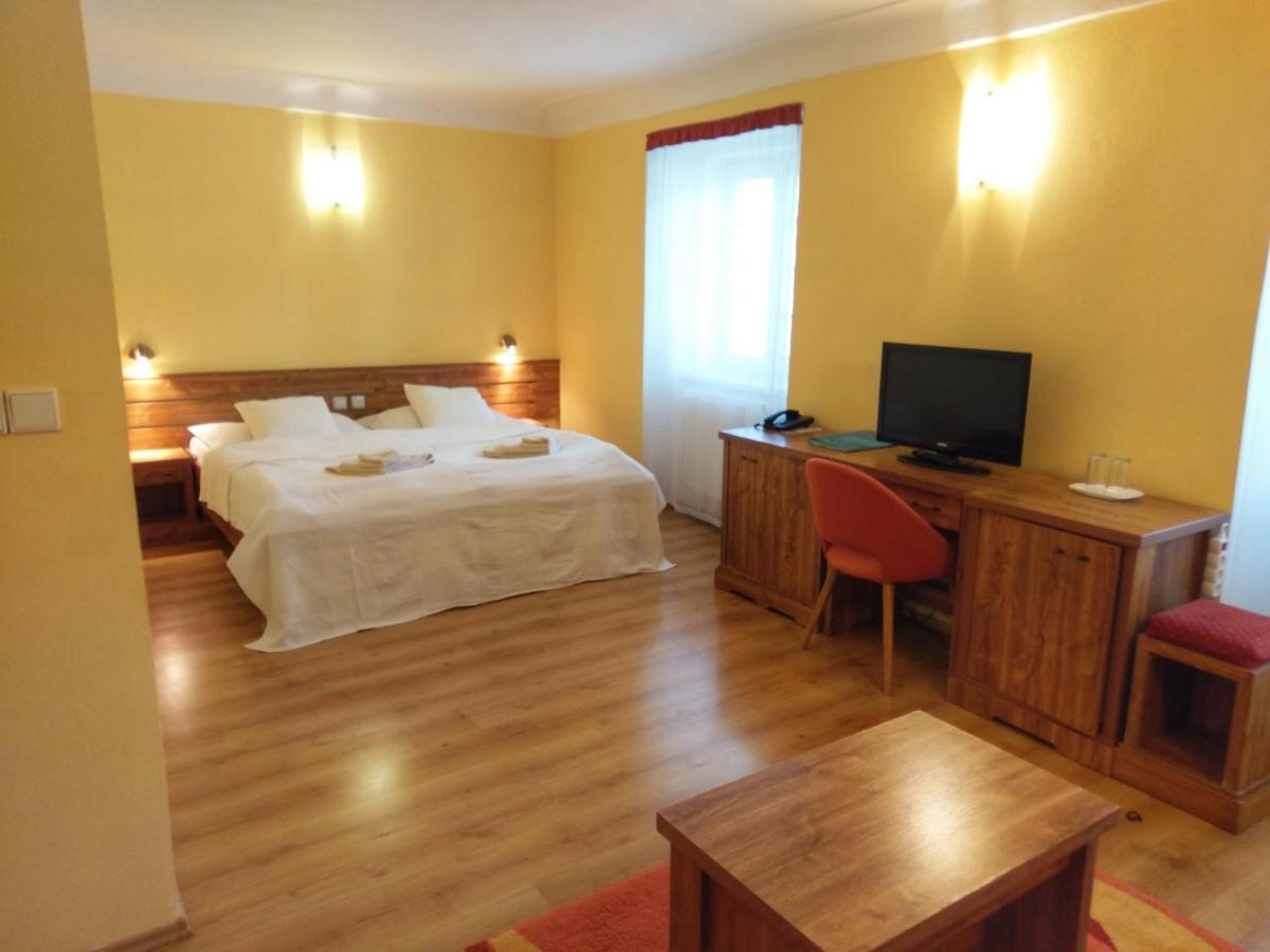 Hotel A Hostinec Talsky Mlyn Žďár nad Sázavou Exterior foto